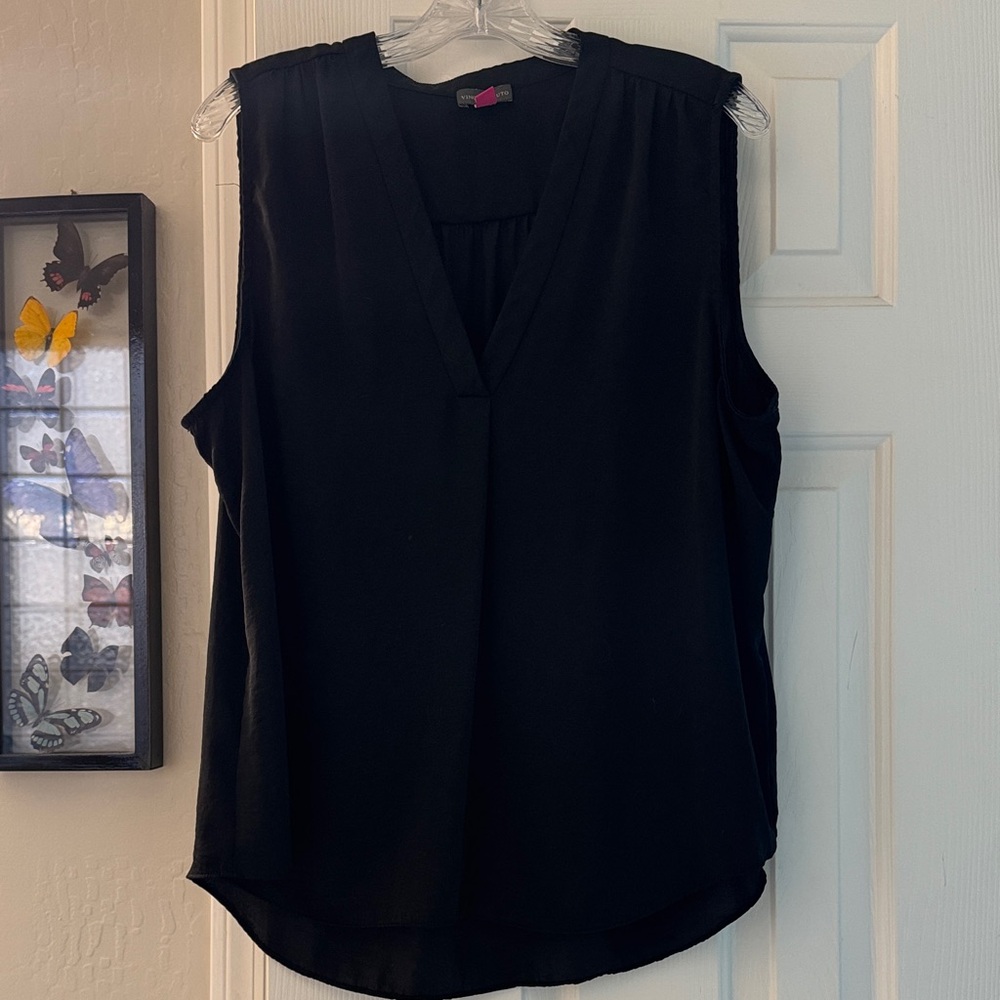 Vince Camuto V Neck Black Sleeveless Top